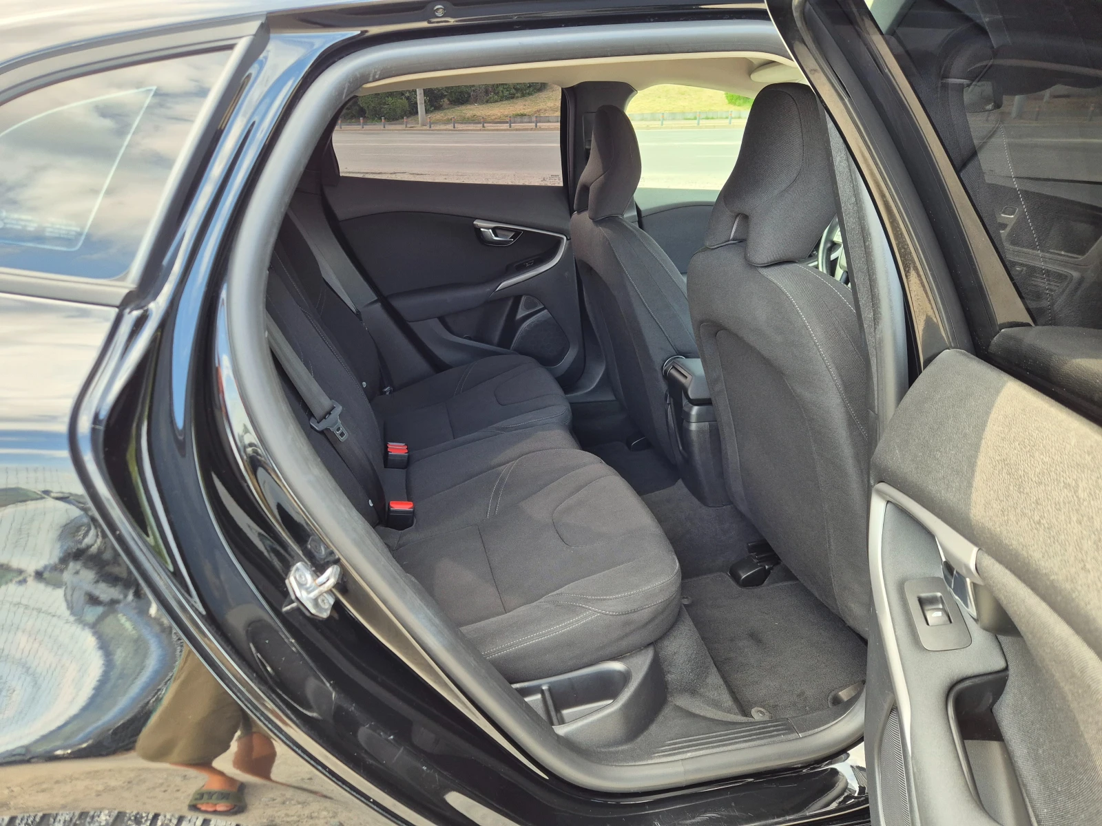 Volvo V40 D2 2.0d, снимка 10 - Автомобили и джипове - 55656101