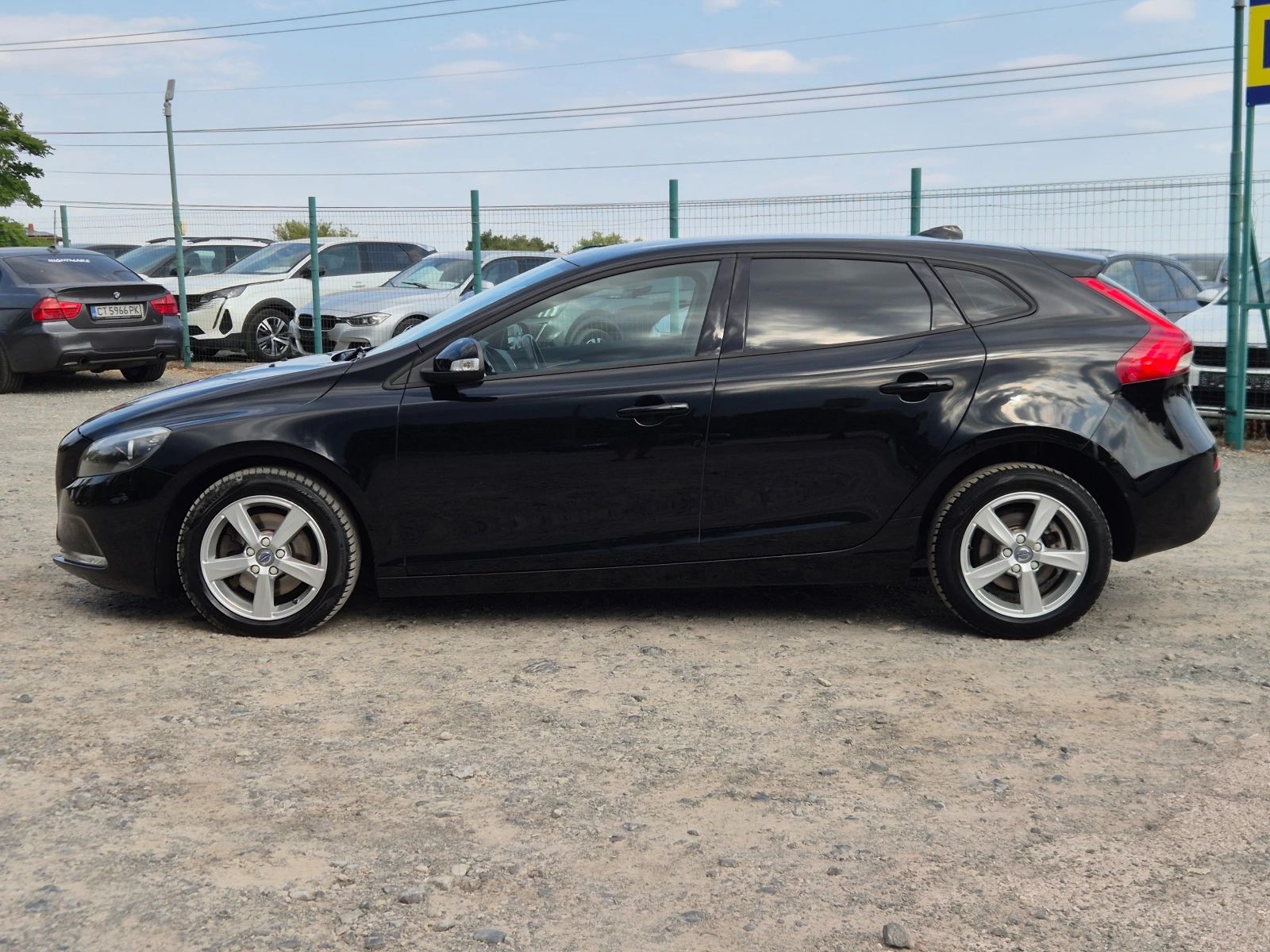 Volvo V40 D2 2.0d, снимка 2 - Автомобили и джипове - 55656101