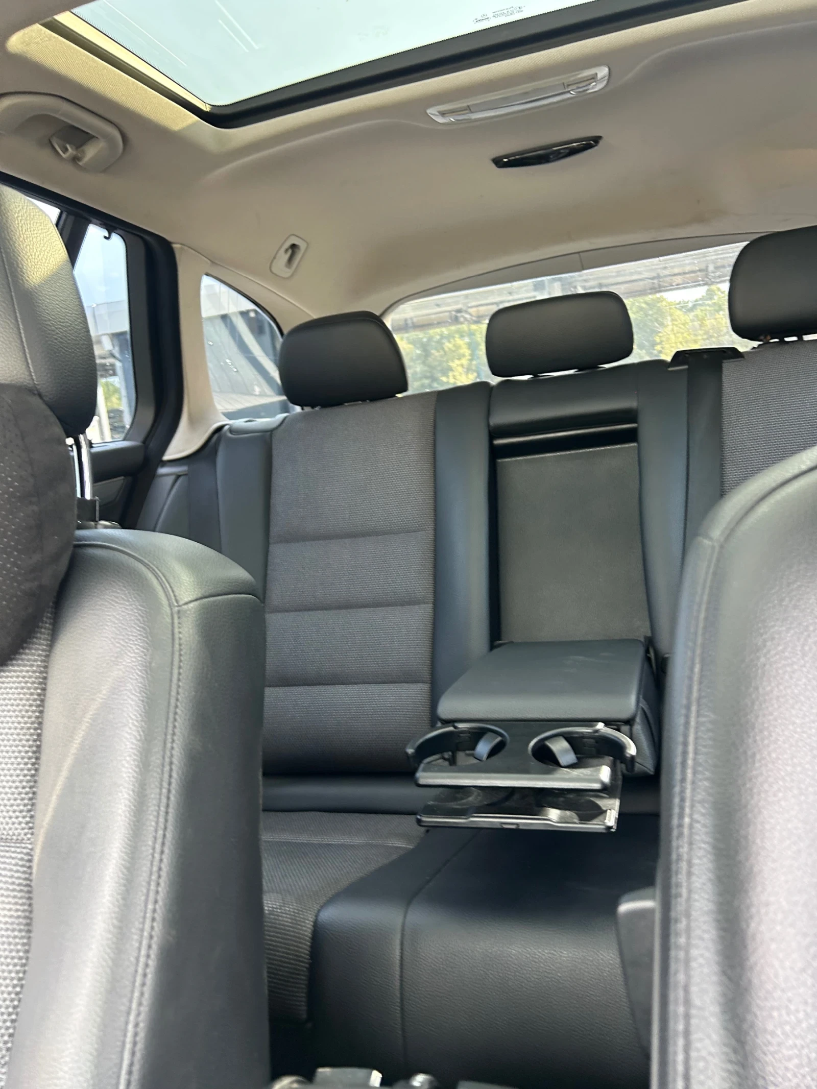 Mercedes-Benz C 220, снимка 9 - Автомобили и джипове - 55982421
