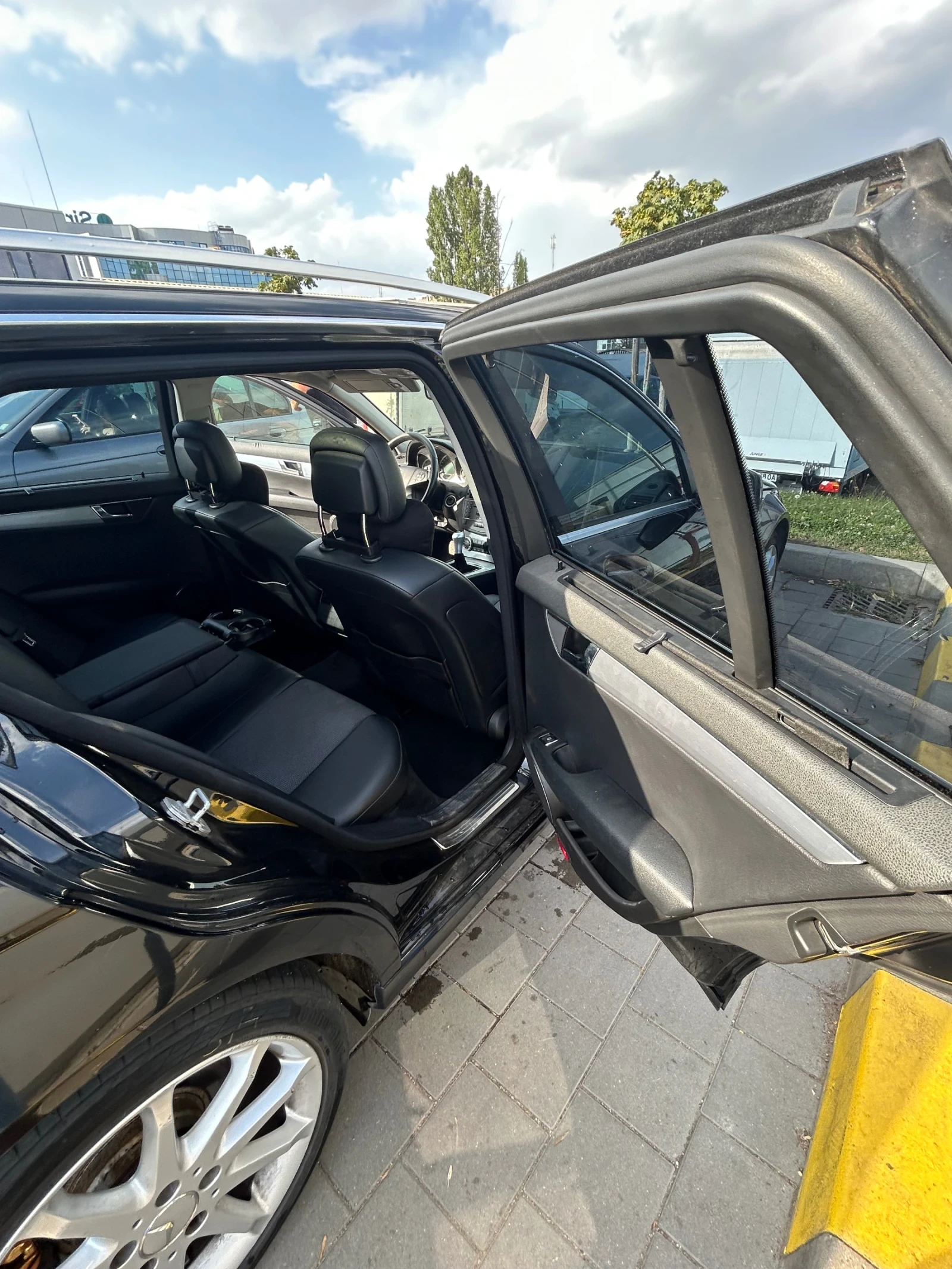 Mercedes-Benz C 220, снимка 6 - Автомобили и джипове - 55982421