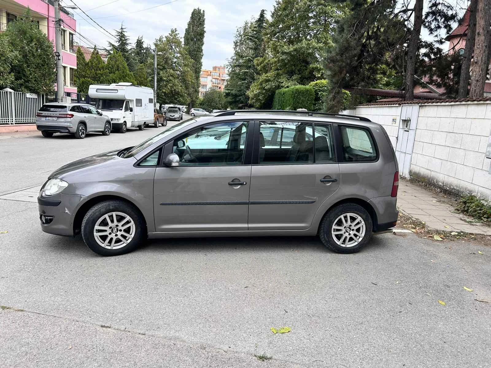 VW Touran Бензин/Метан, снимка 7 - Автомобили и джипове - 56072420