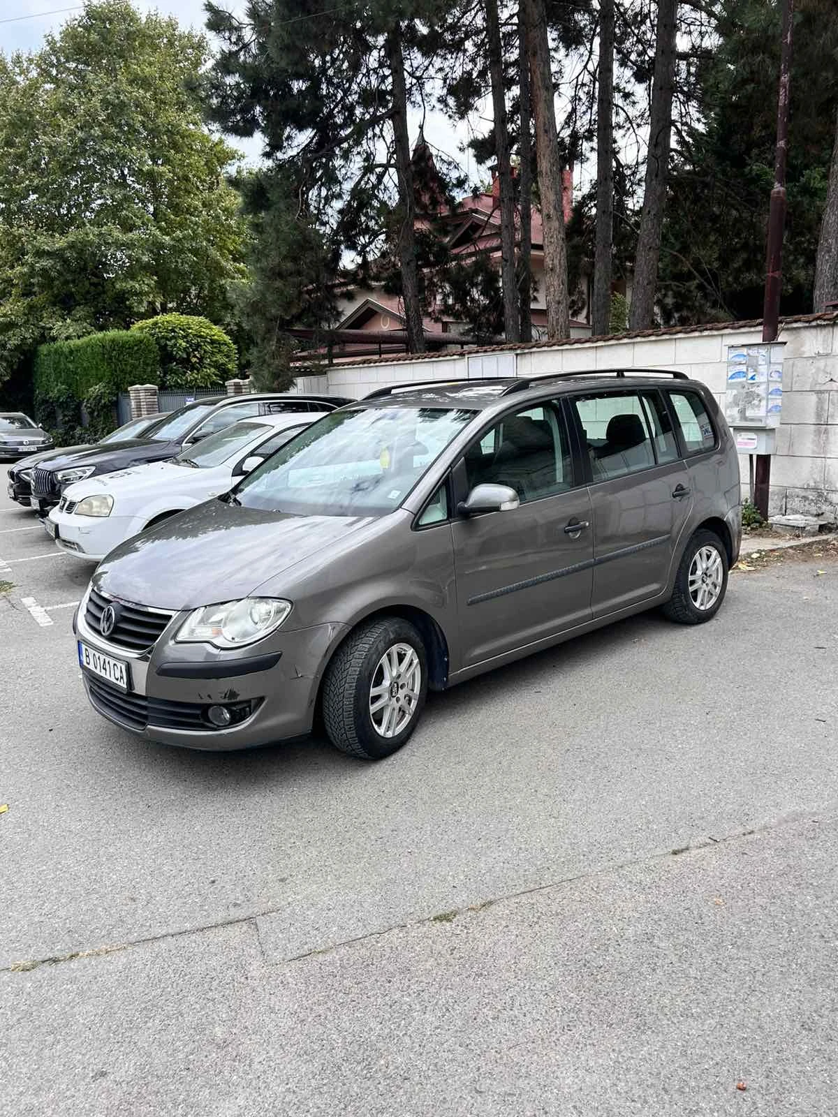 VW Touran Бензин/Метан, снимка 2 - Автомобили и джипове - 56072420