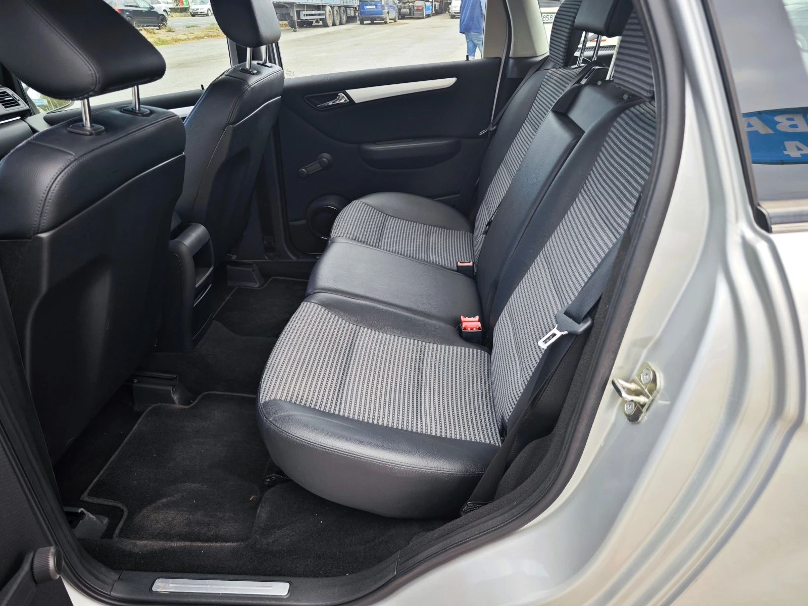 Mercedes-Benz B 180 2.0CDi , снимка 14 - Автомобили и джипове - 56168737