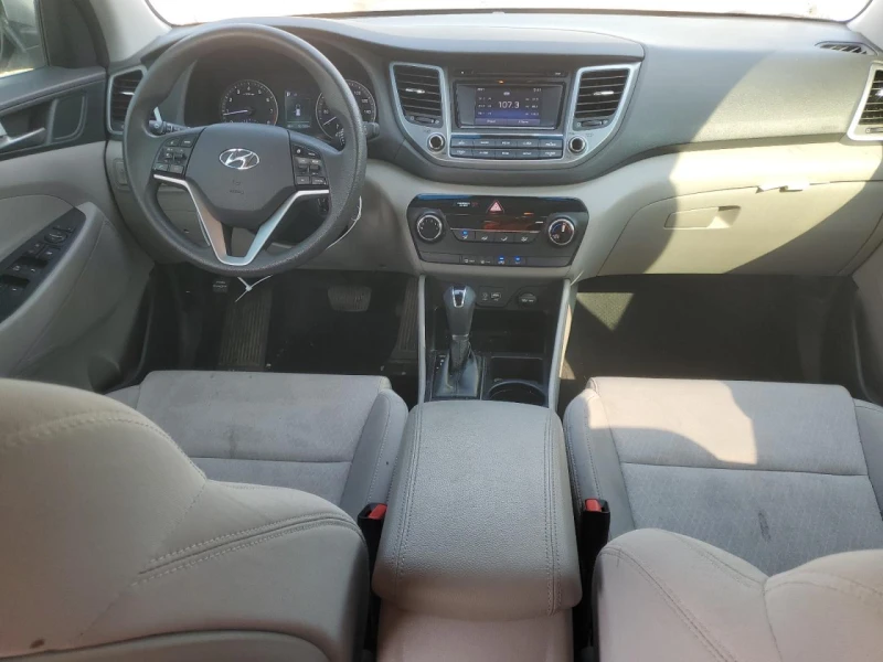 Hyundai Tucson SE 2.0, снимка 9 - Автомобили и джипове - 48675782