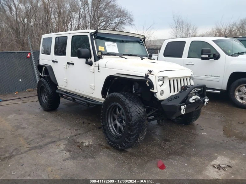 Jeep Avenger 3.6L V-6 DOHC, VVT, 285HP 4X4 Drive, снимка 1 - Автомобили и джипове - 49293090