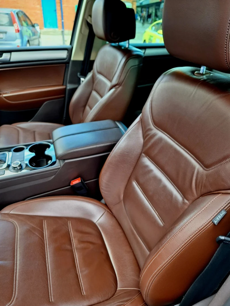 VW Touareg 3.0 v6, снимка 14 - Автомобили и джипове - 52581887