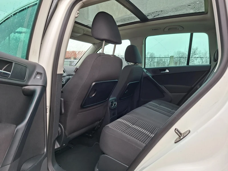 VW Tiguan 2.0 TDI, снимка 11 - Автомобили и джипове - 53295998