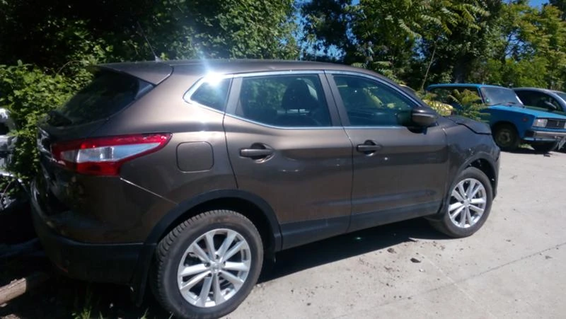 Nissan Qashqai 1.5 DCI, снимка 1 - Автомобили и джипове - 49033937