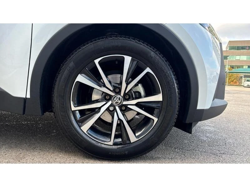 Toyota C-HR 1.8 HEV E-CVT CLUB FWD, снимка 16 - Автомобили и джипове - 53209683