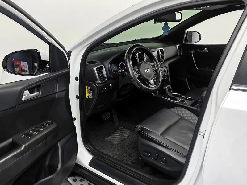 Kia Sportage 2.0 CRDi 4WD, снимка 10 - Автомобили и джипове - 54276697