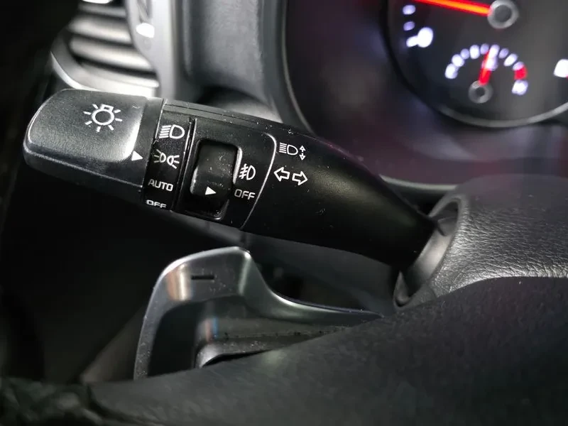 Kia Sportage 2.0 CRDi 4WD, снимка 13 - Автомобили и джипове - 54276697