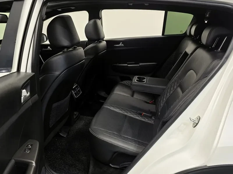 Kia Sportage 2.0 CRDi 4WD, снимка 12 - Автомобили и джипове - 54276697