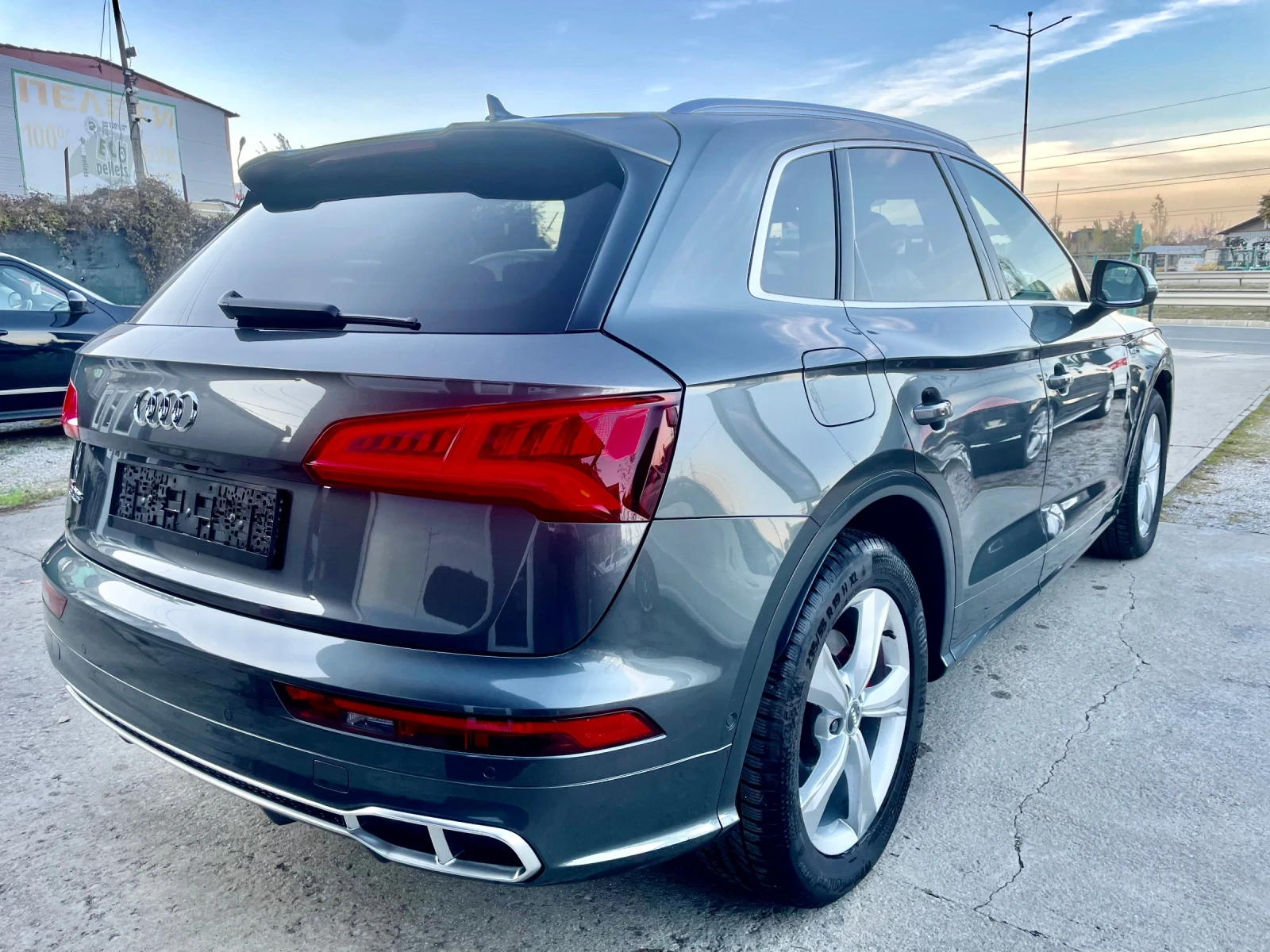 Audi SQ5 3.0TFSi Matrix B&O Дистроник Панорама Швейцария - изображение 5