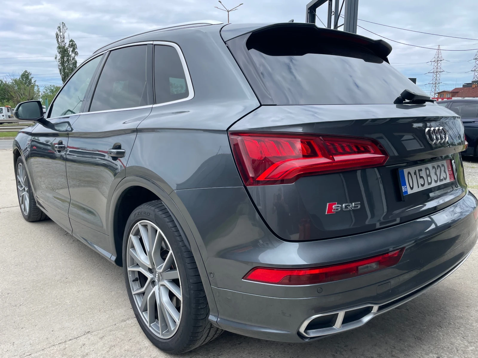 Audi SQ5 3.0TFSi Matrix360 B&O Дистроник Панорама Швейцария, снимка 3 - Автомобили и джипове - 47533387