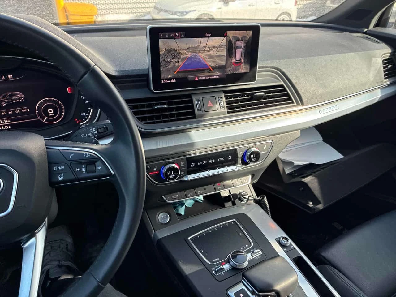 Audi Q5 * Technik * S-LINE* DISTRONIC* 360КАМЕРИ* , снимка 9 - Автомобили и джипове - 54162127