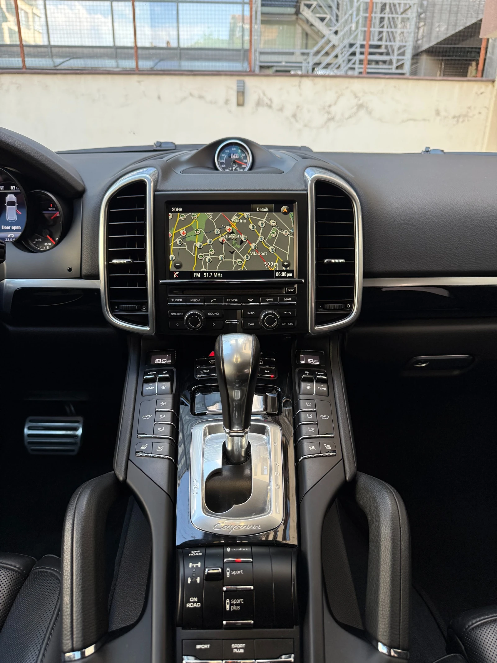 Porsche Cayenne S Bi-Turbo | Facelift | Panorama | Chrono, снимка 12 - Автомобили и джипове - 55355488