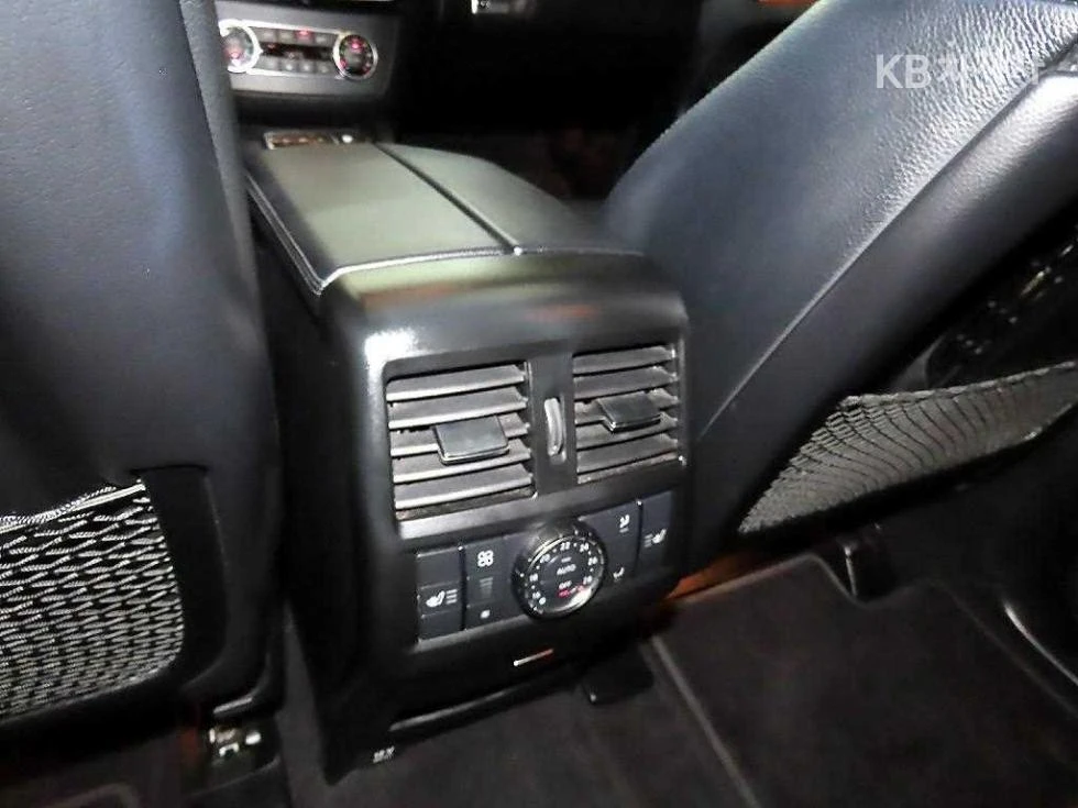 Mercedes-Benz GLE 350 4MATIC AMG LINE 360CAM PANORAMA ОБДУХ, снимка 10 - Автомобили и джипове - 55434503