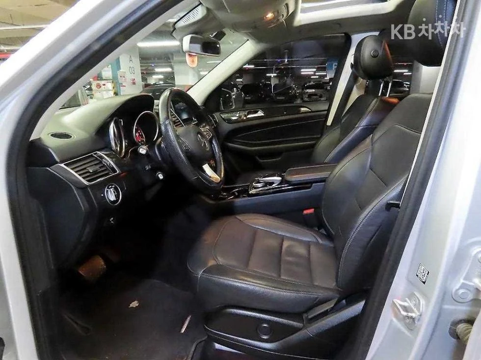 Mercedes-Benz GLE 350 4MATIC AMG LINE 360CAM PANORAMA ОБДУХ, снимка 5 - Автомобили и джипове - 55434503