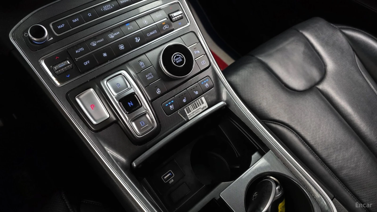 Hyundai Santa fe * ПАНО* KEYLESS* Camera* ПОДГРЕВ* , снимка 9 - Автомобили и джипове - 55577958