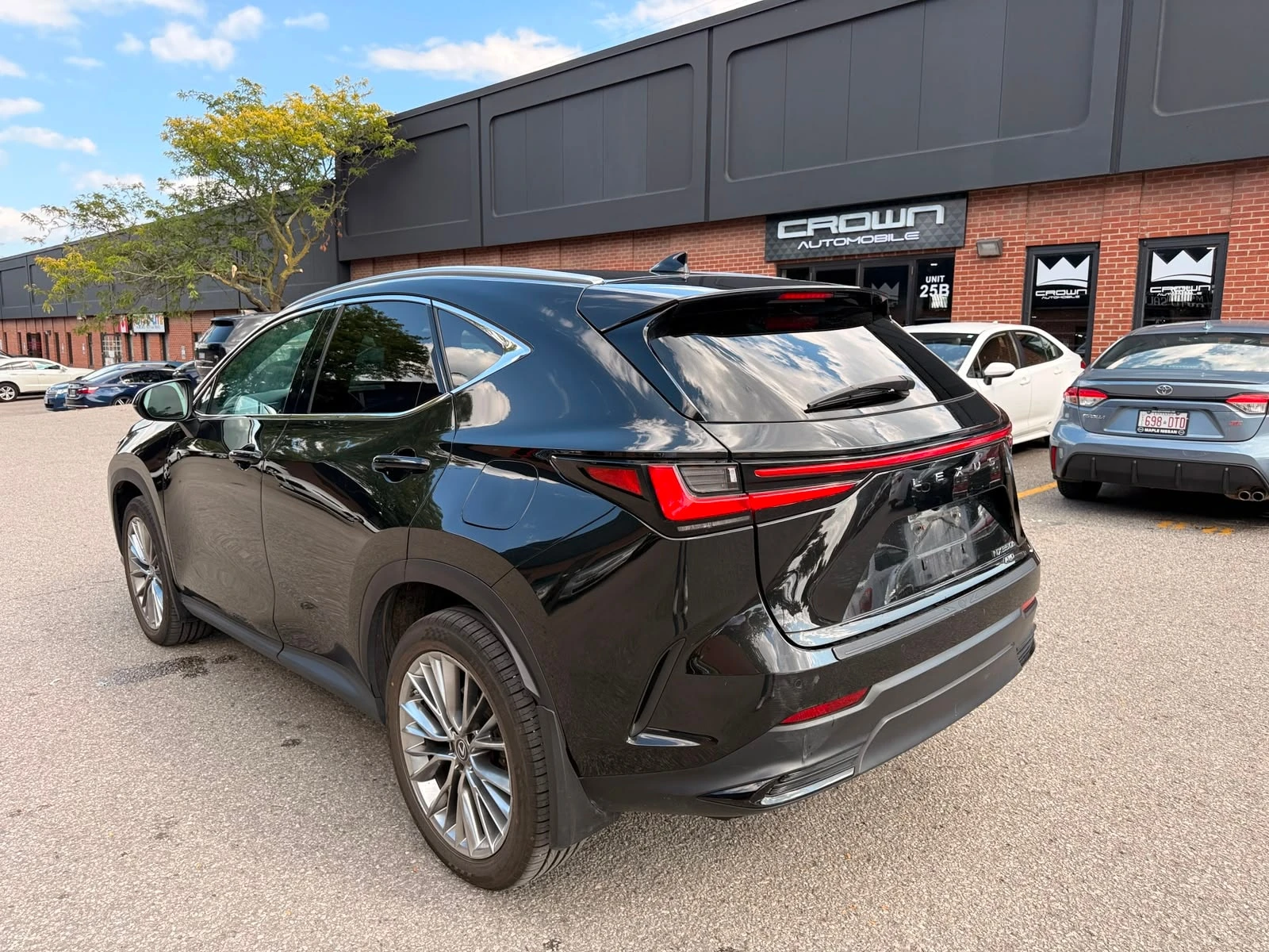 Lexus NX 350h * AWD * ОБДУХВАНЕ * ЧЕРВЕН САЛОН * CARFAX * , снимка 12 - Автомобили и джипове - 56056459