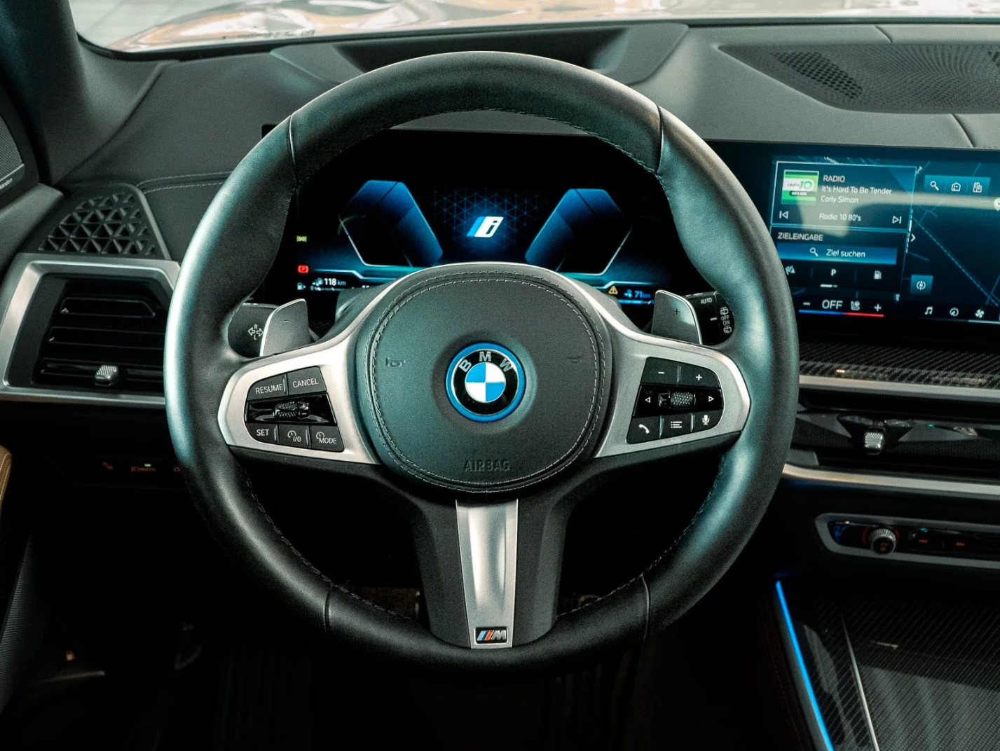 BMW X5 50e* M-SPORT PRO* SKY* 360* CARBON* H/K* ВЕНТИЛАЦИ, снимка 10 - Автомобили и джипове - 56175576