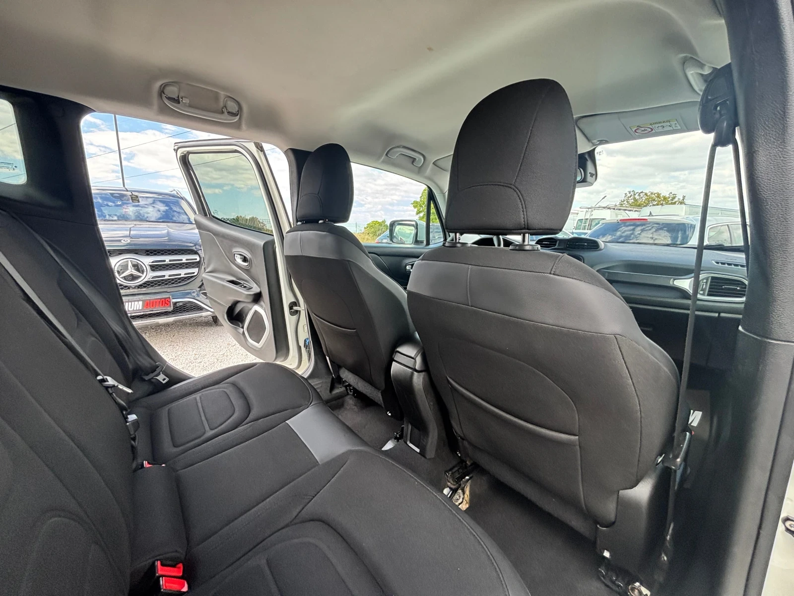 Jeep Renegade 2.0D/4X4/LIMITED/NAVI/АВТОМАТИК, снимка 12 - Автомобили и джипове - 56313618
