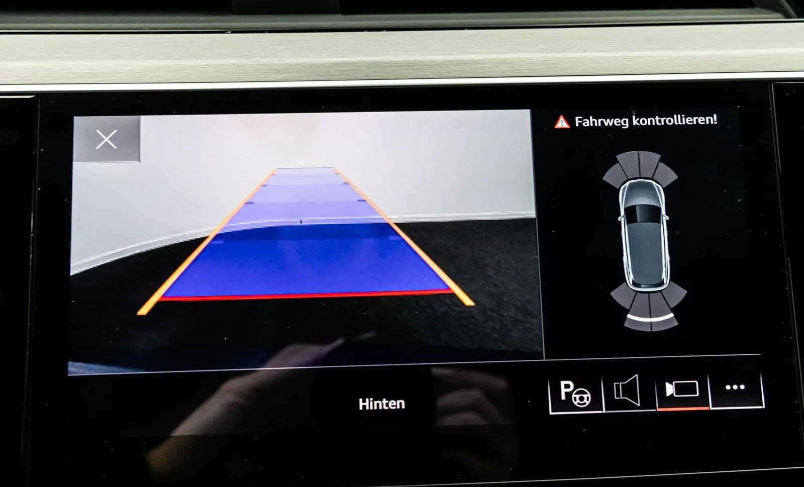 Audi Q8 e-tron/408HP/2xS-LINE/MATRIX/CAM/HUD/B&O/710q | Mobile.bg � ����������� 15