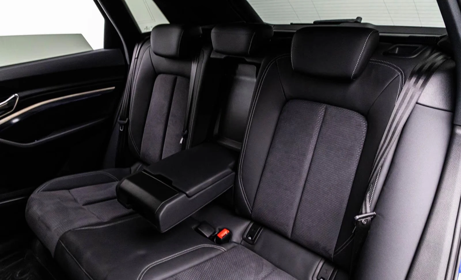 Audi Q8 e-tron/408HP/2xS-LINE/MATRIX/CAM/HUD/B&O/710q | Mobile.bg � ����������� 10
