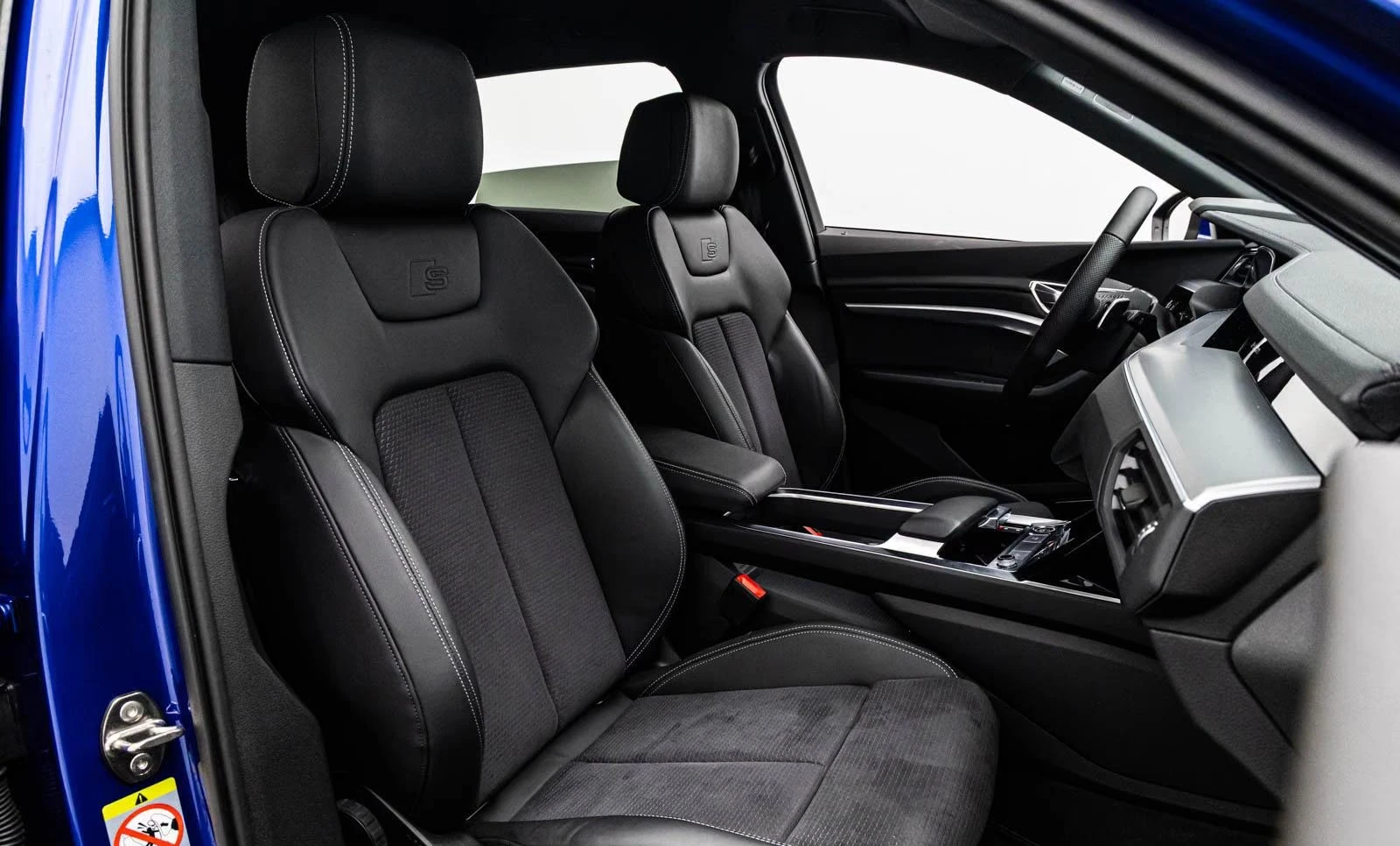Audi Q8 e-tron/408HP/2xS-LINE/MATRIX/CAM/HUD/B&O/710q | Mobile.bg � ����������� 8