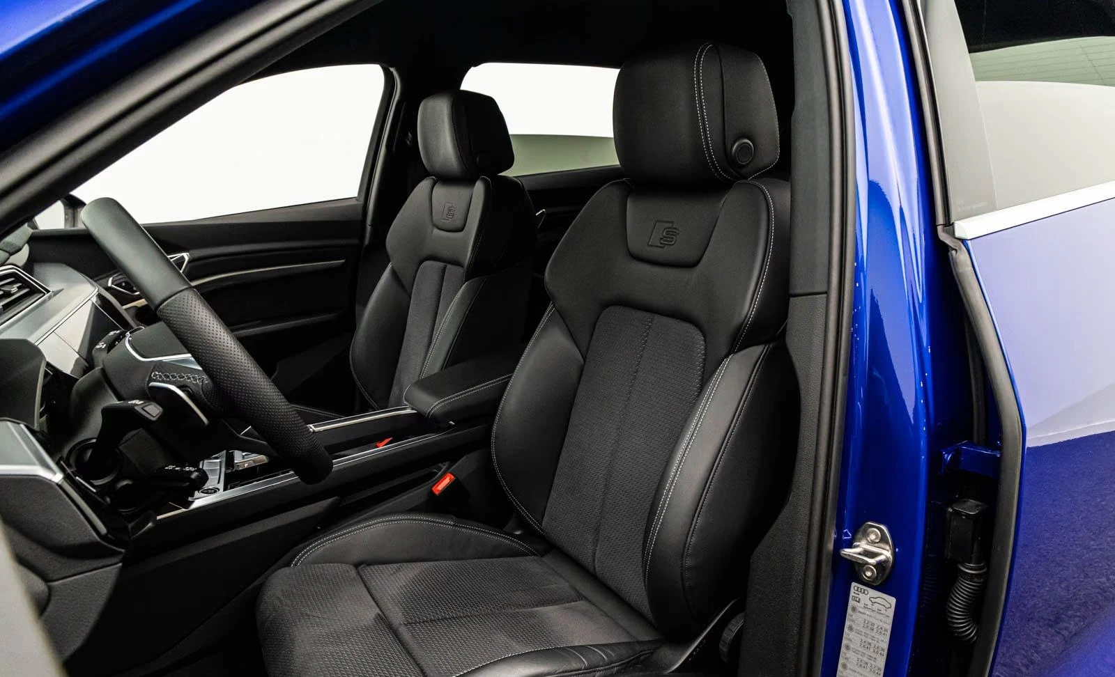Audi Q8 e-tron/408HP/2xS-LINE/MATRIX/CAM/HUD/B&O/710q | Mobile.bg � ����������� 5
