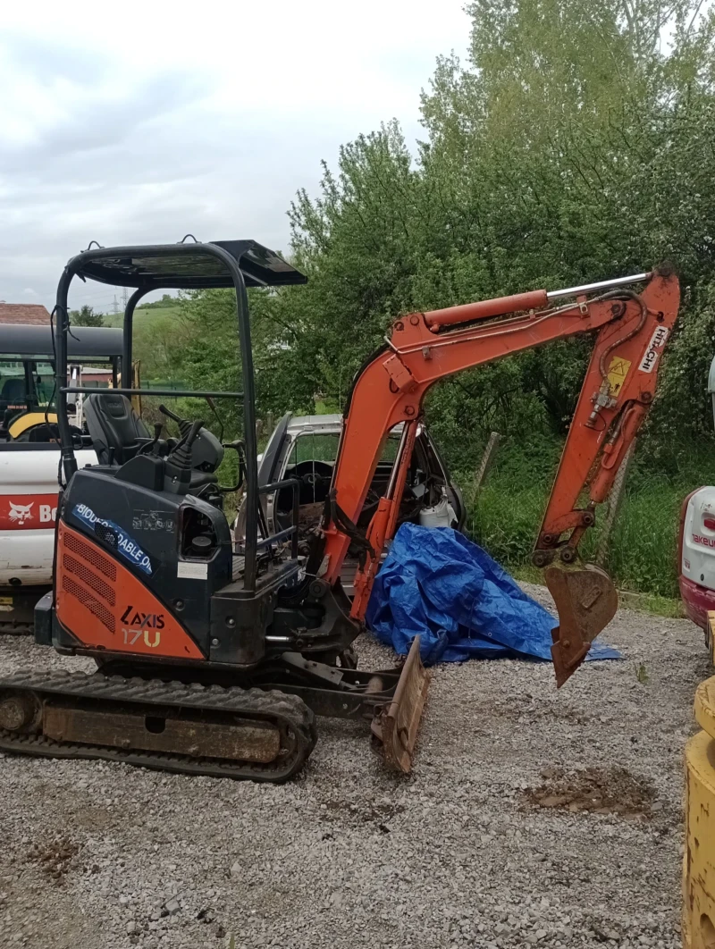 Багер Hitachi Zx17u