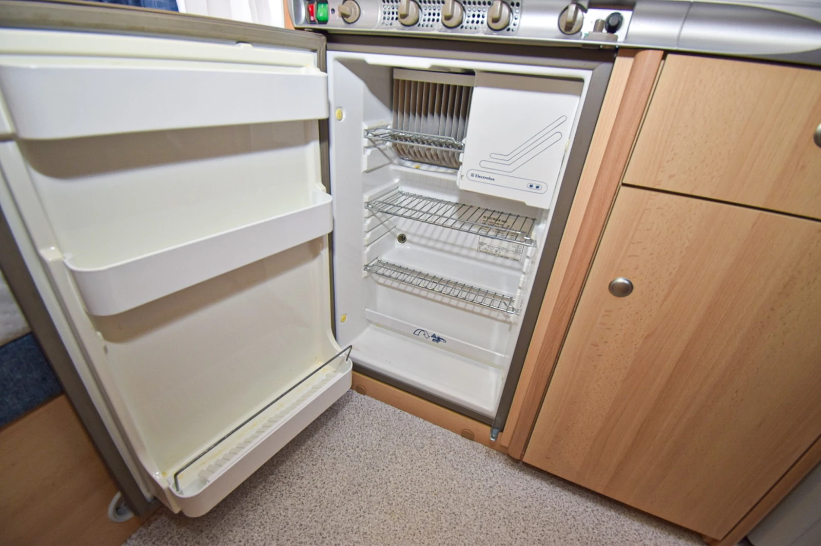 �������� Knaus As Good As Gold 440/ ������� | Mobile.bg � ����������� 11