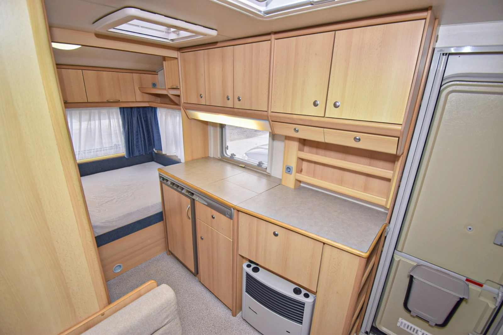 �������� Knaus As Good As Gold 440/ ������� | Mobile.bg � ����������� 9