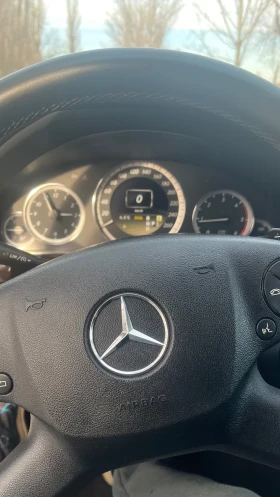 Mercedes-Benz E 220, снимка 6
