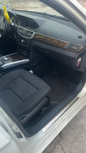 Mercedes-Benz E 220, снимка 10