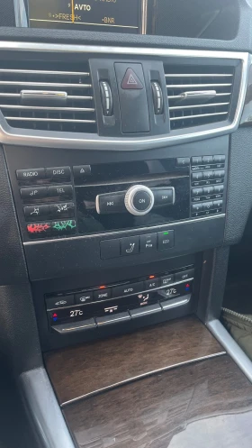 Mercedes-Benz E 220, снимка 3