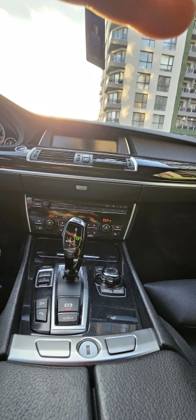 BMW 5 Gran Turismo 530д, снимка 8