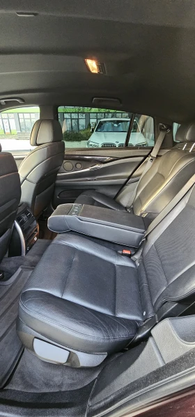 BMW 5 Gran Turismo 530д, снимка 12