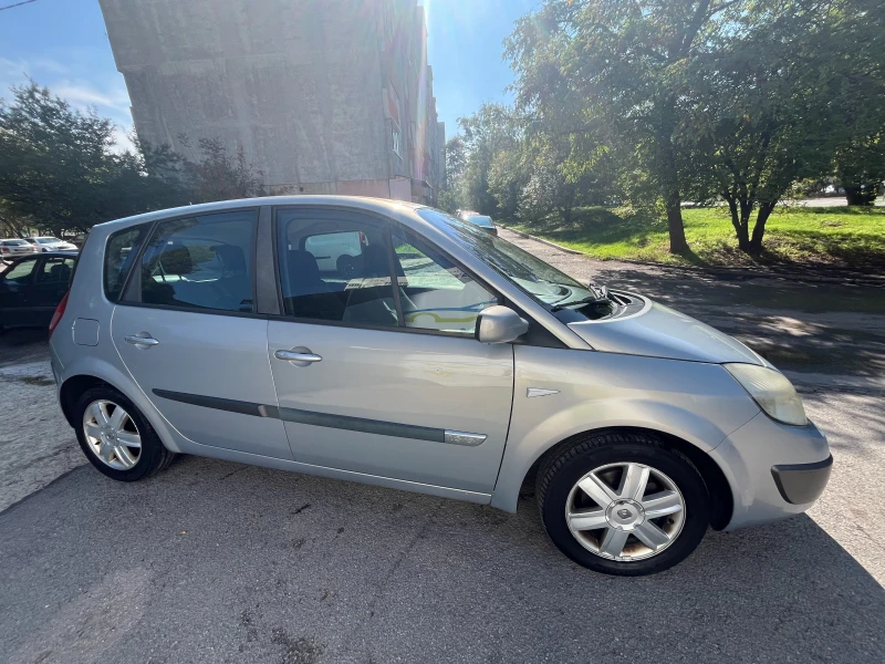 Renault Scenic, снимка 2 - Автомобили и джипове - 47600844