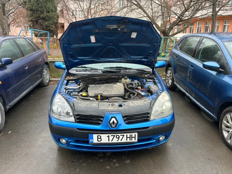 Renault Clio, снимка 12 - Автомобили и джипове - 48643532