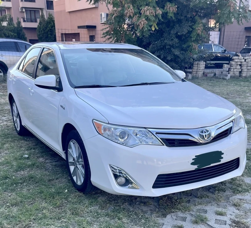 Toyota Camry  XLE , снимка 1 - Автомобили и джипове - 48833011