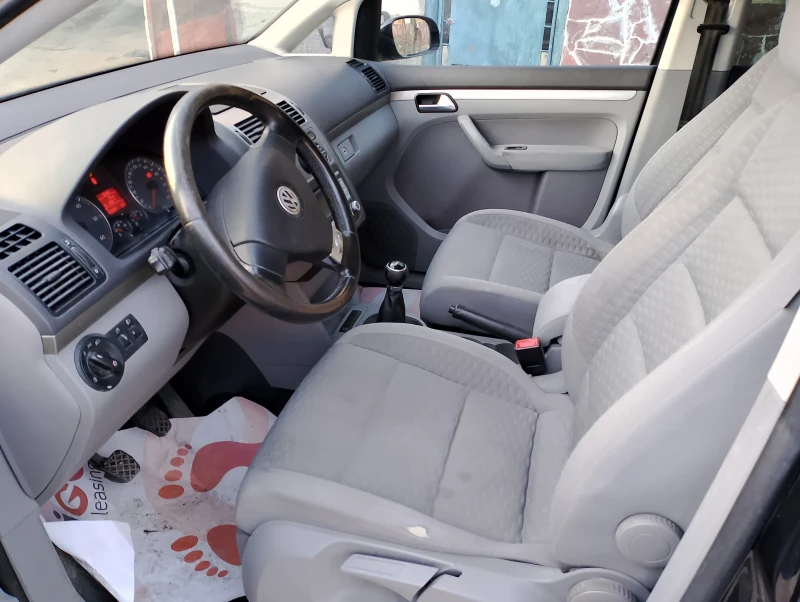 VW Touran 1.9 TDI 105k.c., снимка 10 - Автомобили и джипове - 49247744