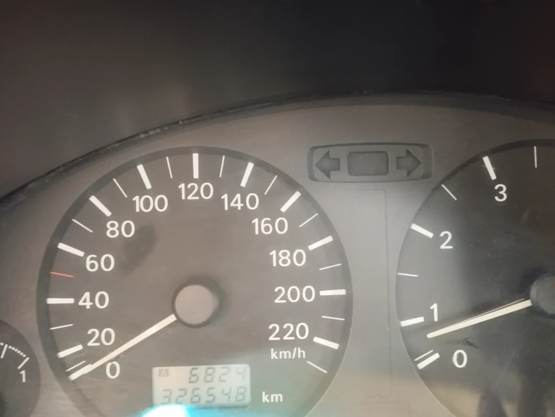 Mitsubishi Space star, снимка 12 - Автомобили и джипове - 52703916