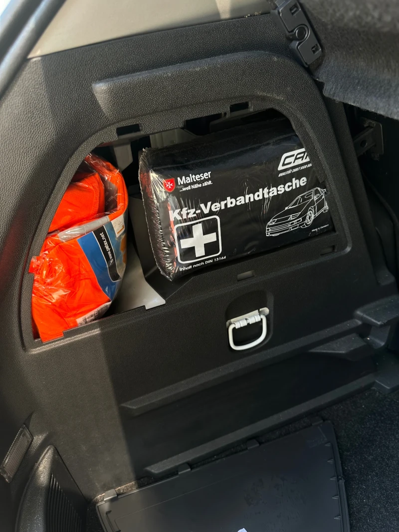 Opel Corsa D1.4 I 16V ECOTEC, снимка 12 - Автомобили и джипове - 52518231