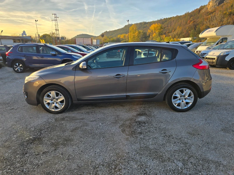 Renault Megane 1.5 DCI КАТО НОВА, снимка 6 - Автомобили и джипове - 52238229