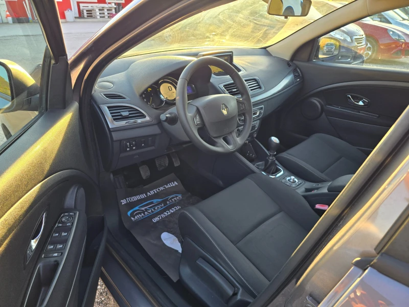 Renault Megane 1.5 DCI КАТО НОВА, снимка 10 - Автомобили и джипове - 52238229