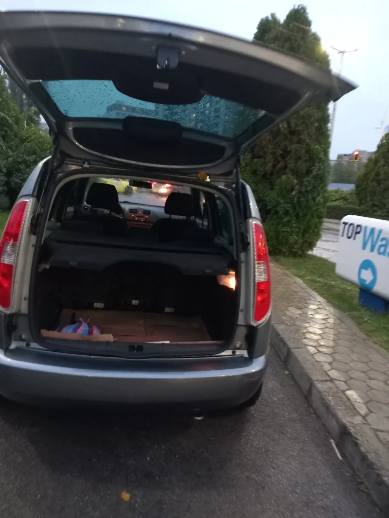 Skoda Roomster 1.2 TFSI Automat Swiss, снимка 9 - Автомобили и джипове - 52424123