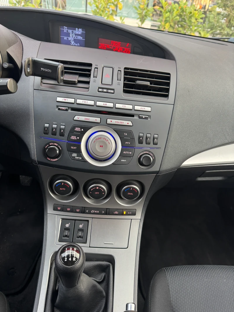 Mazda 3, снимка 10 - Автомобили и джипове - 53008353