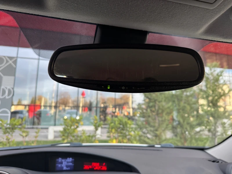 Mazda 3, снимка 11 - Автомобили и джипове - 53008353