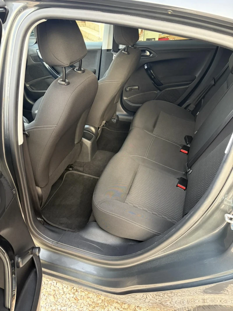 Peugeot 208 1.2/82к/EURO6/ПЕРФЕКТНО СЪСТОЯНИЕ!, снимка 7 - Автомобили и джипове - 53160236